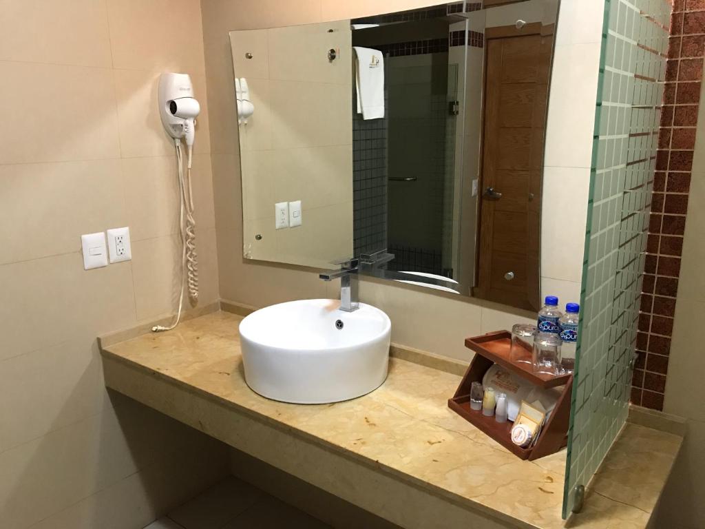Koupelna v ubytování Hostalia Hotel Expo & Business Class