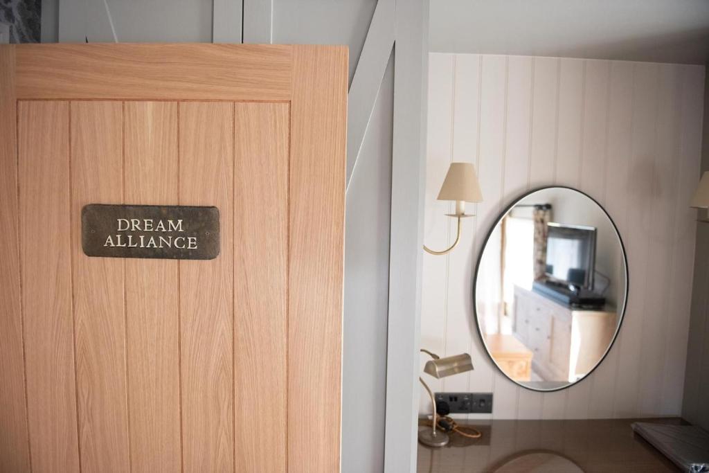 The Farrier - Resim 32