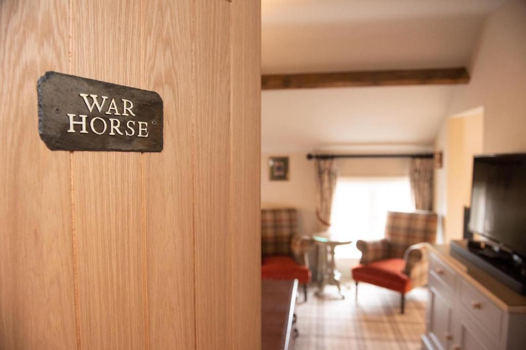 The Farrier - Resim 5