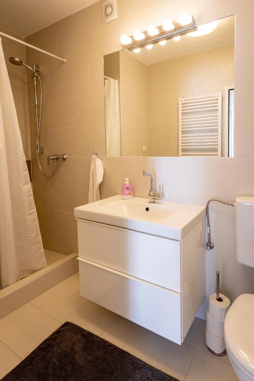 Kúpeľňa v ubytovaní Flataid Apartmenthaus Brauhausstrasse