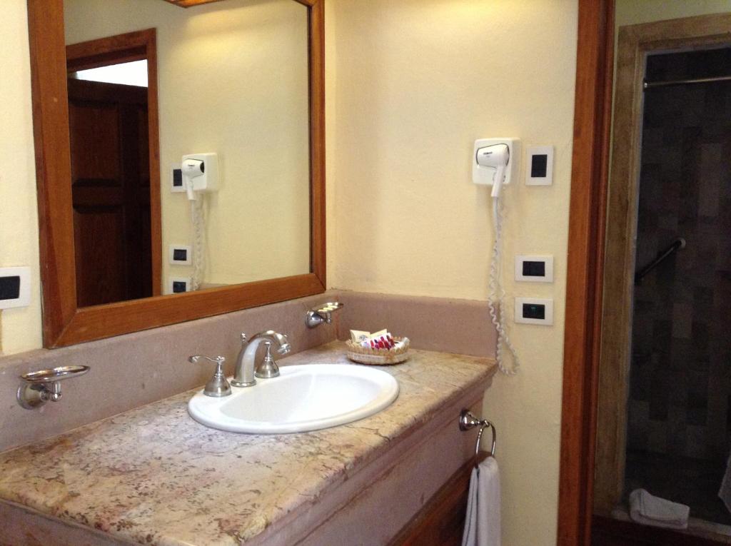 Koupelna v ubytování Hotel Quinta Santiago