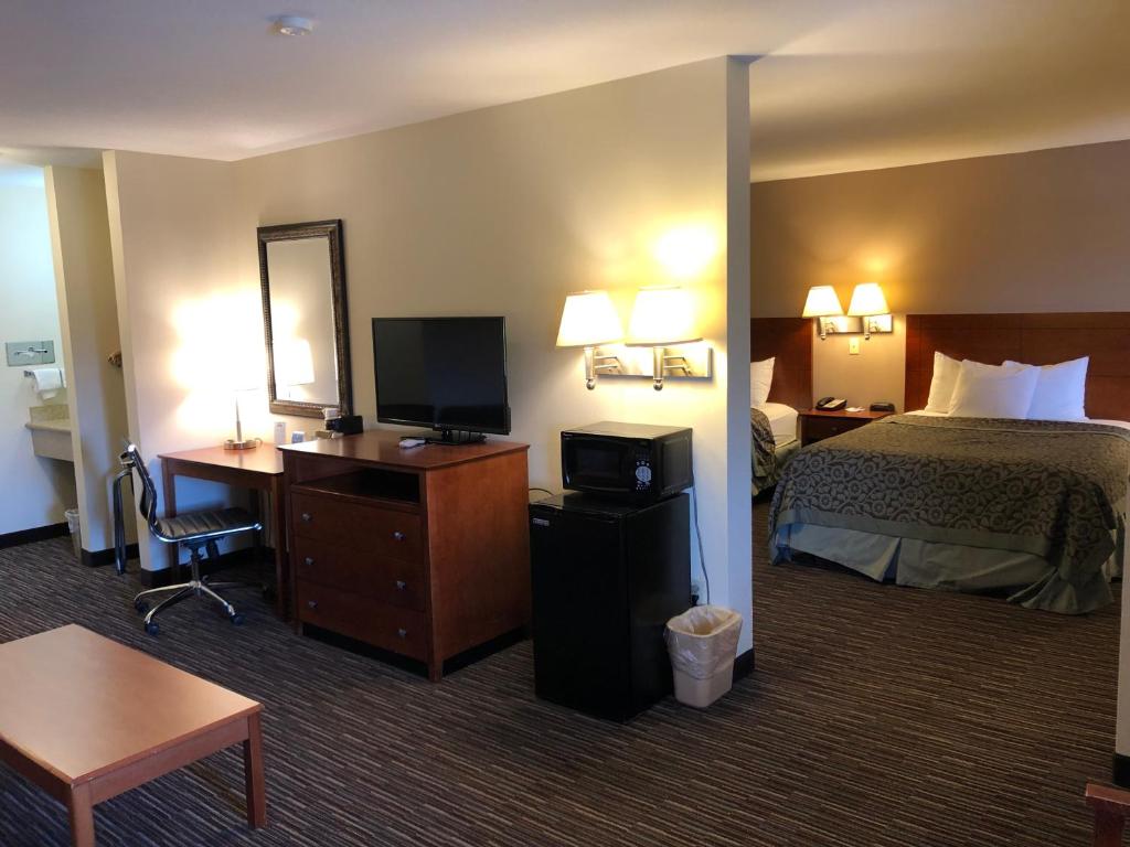 Days Inn by Wyndham Rio Rancho - Studio Suite With Two Queen Beds - Non-Smoking