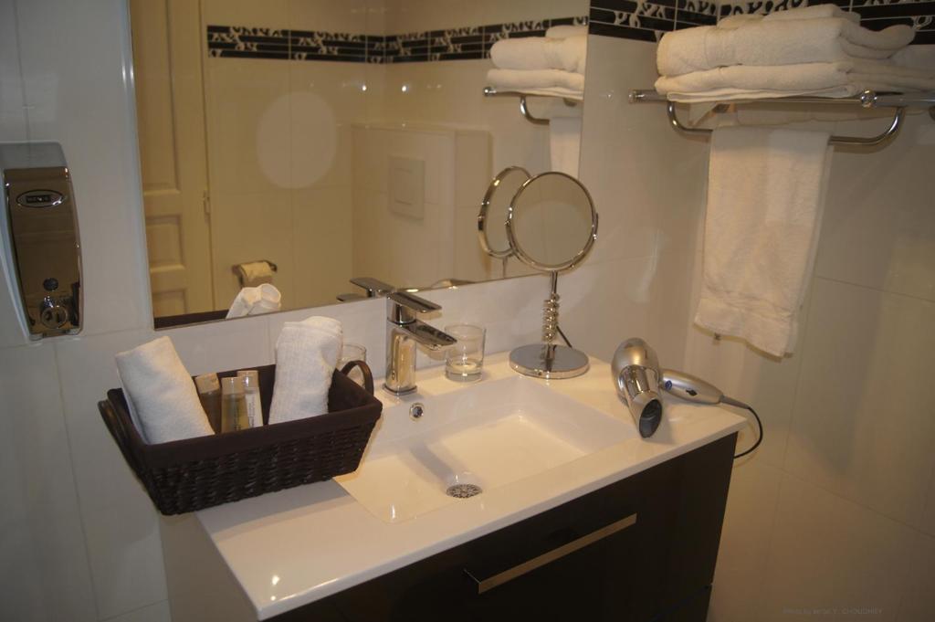 Hotel Regina Montmartre - Resim 7