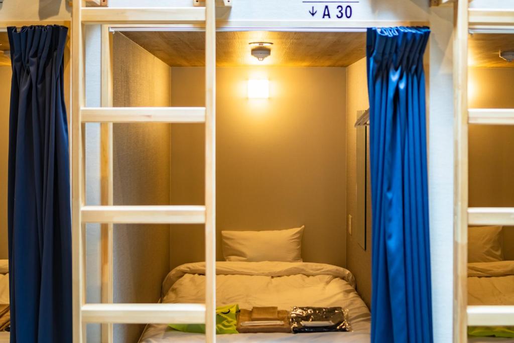 I-Link Hostel & Cafe Shimanami房間的床