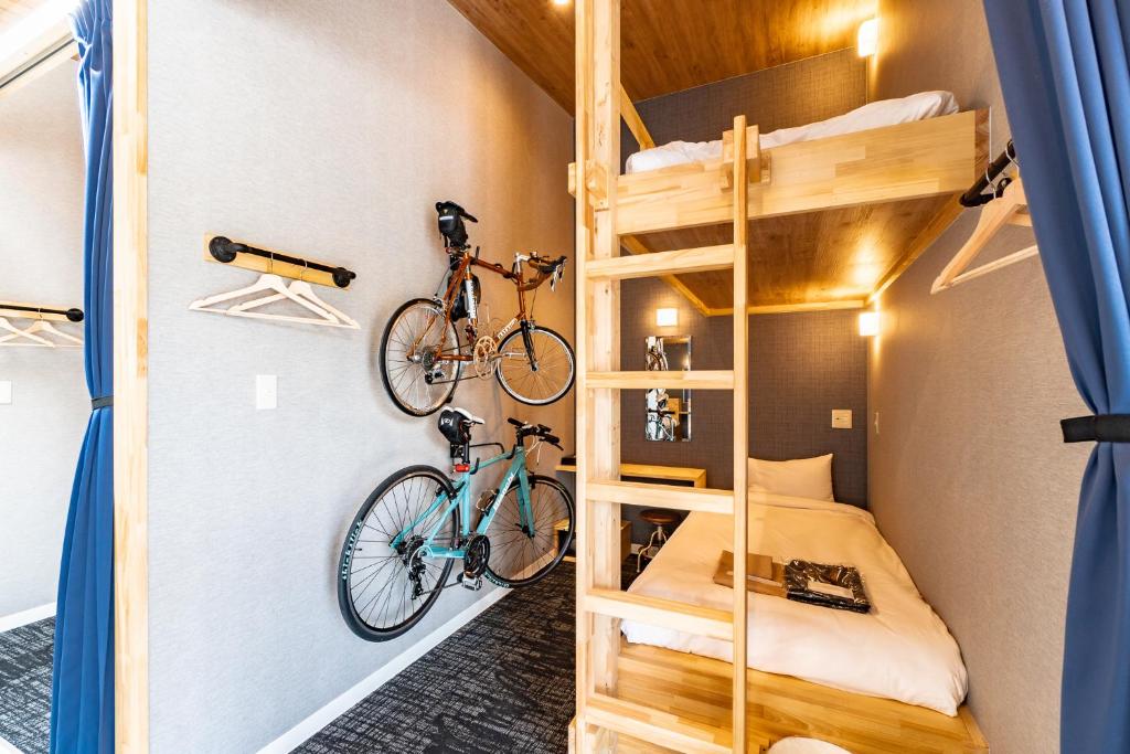 I-Link Hostel & Cafe Shimanami房間的床