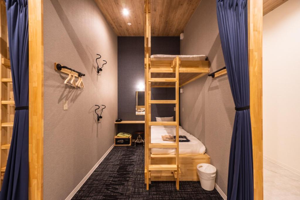 I-Link Hostel & Cafe Shimanami房間的上下舖