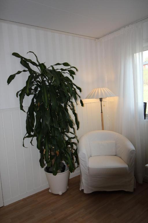 Posezení v ubytování Lövås Gård Koppera