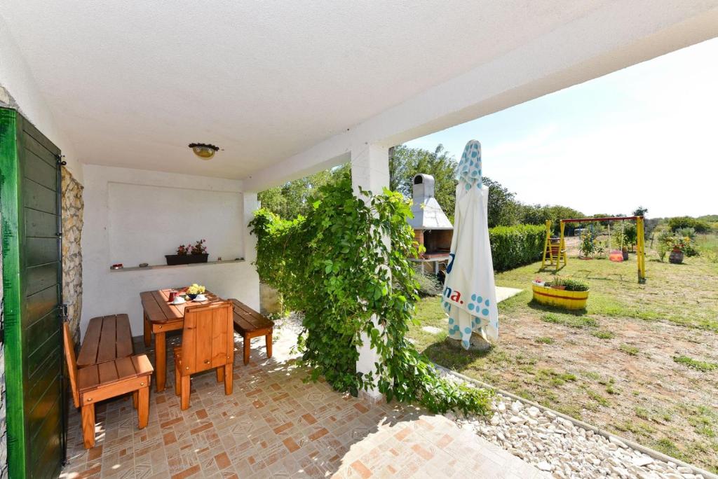 Romantic pet friendly house Orhideja - by Tourist Agency Leut