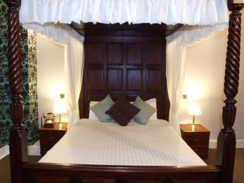 Ely House Hotel - Executive Four-Poster Room