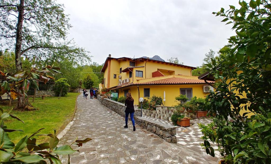 A garden outside Verdeblu Country Hotel