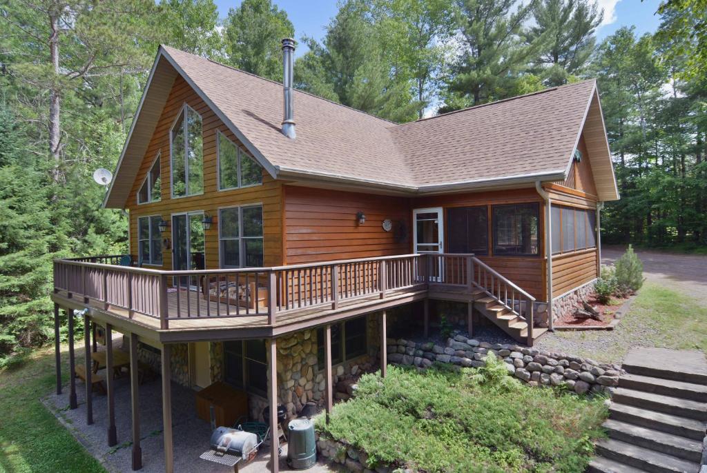 Spacious Cascade Chalet