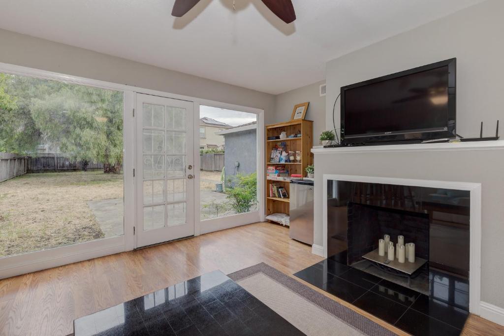 Gallery image of Cozy 2BD House, Minutes From FB and Stanford Univ! Home in East Palo Alto