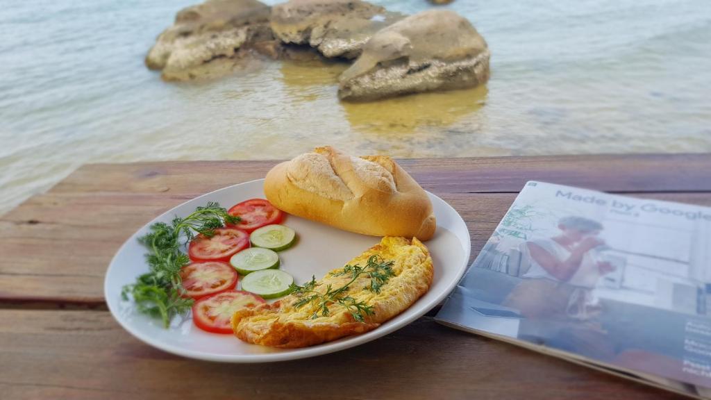 Comida en o cerca de este resort