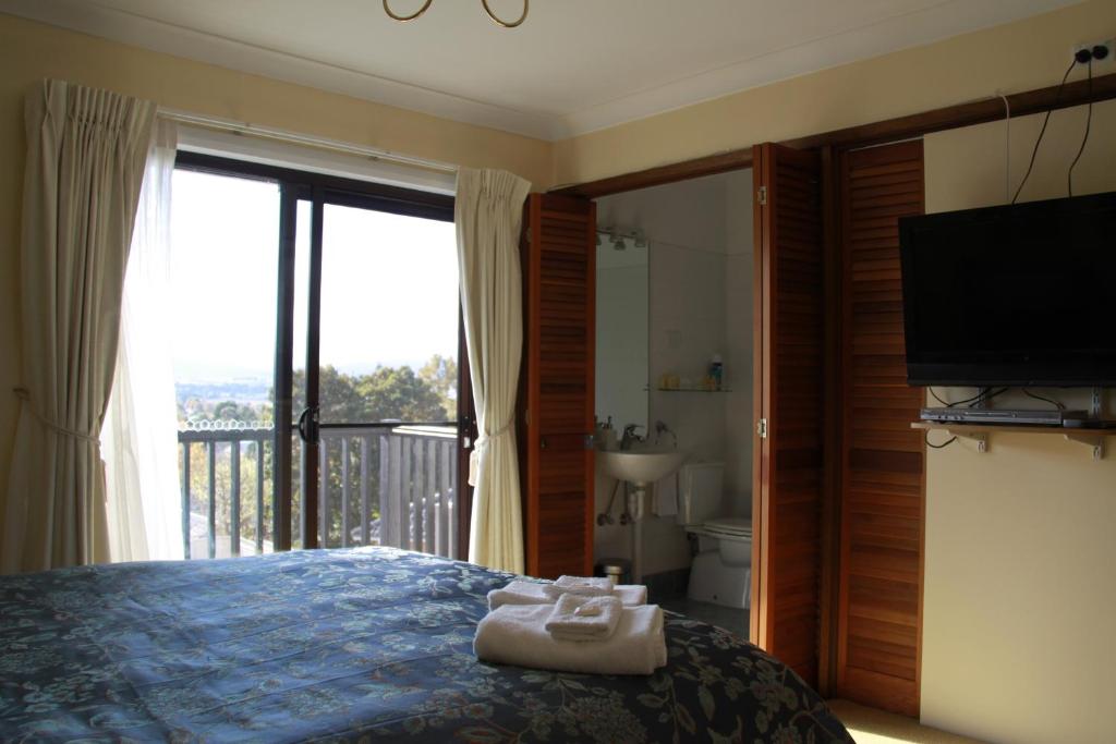 Bathurst Heights Bed & Breakfast - Sala De Reina Con Balcón