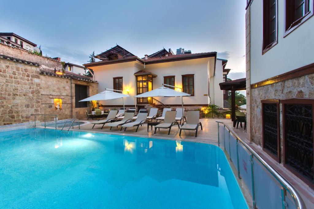 Bazén v ubytování Dogan Hotel nebo v jeho okolí