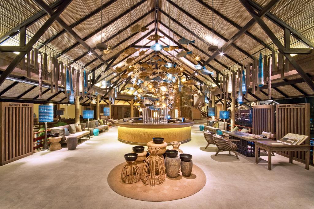 Posezení v ubytování Cape Panwa Hotel Phuket