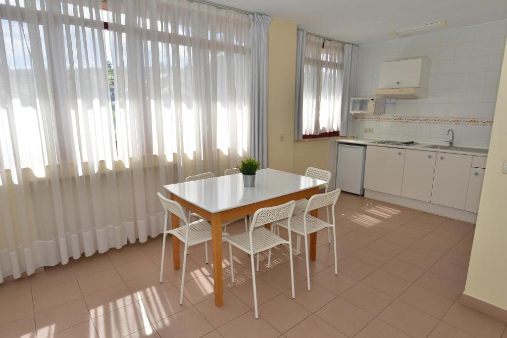 Apartamentos Marina, Naveces – ceny aktualizovány 2021