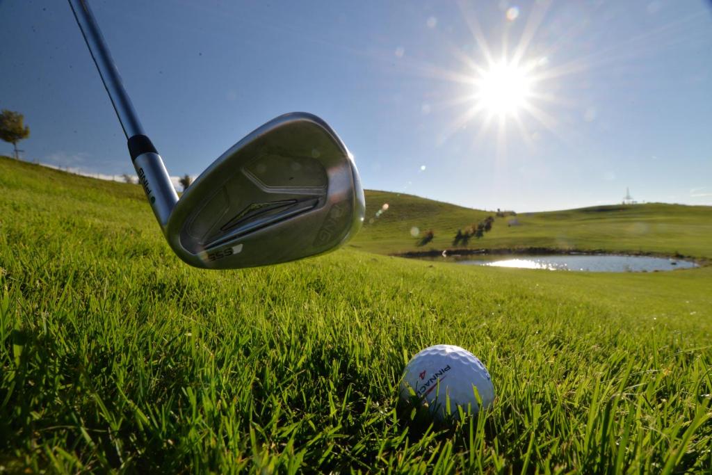 Golf v hotelu nebo okolí