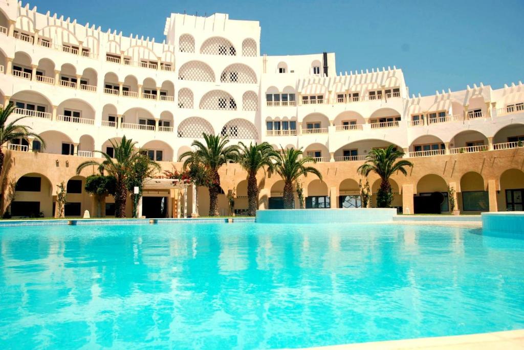 Bassein majutusasutuses Hotel El Habib Monastir või selle lähedal