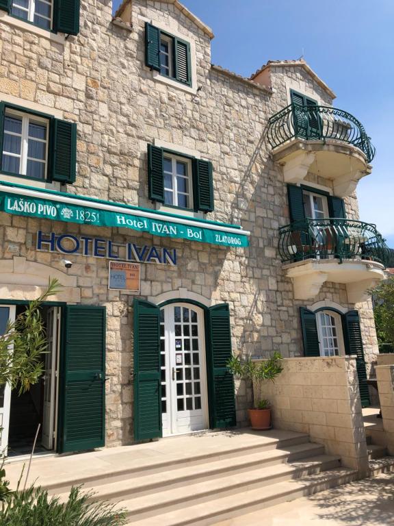 Budova, kde se hotel nachází