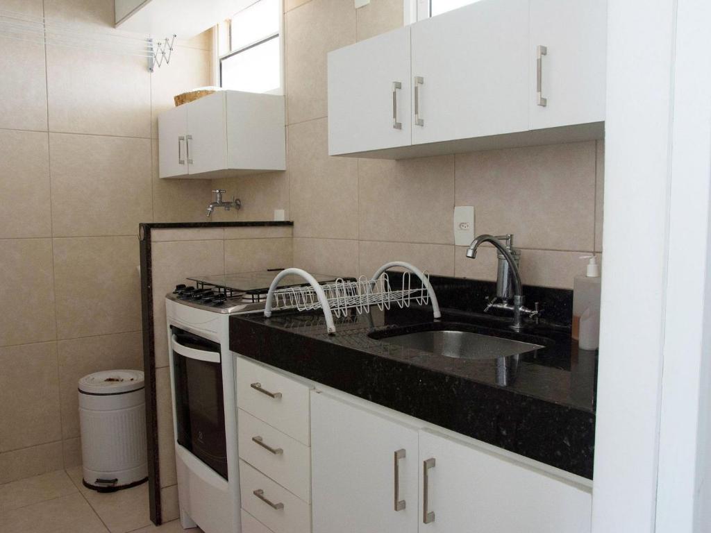 Lindo flat com 2 quartos vista total mar