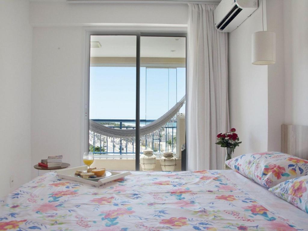  Lindo flat com 2 quartos vista total mar