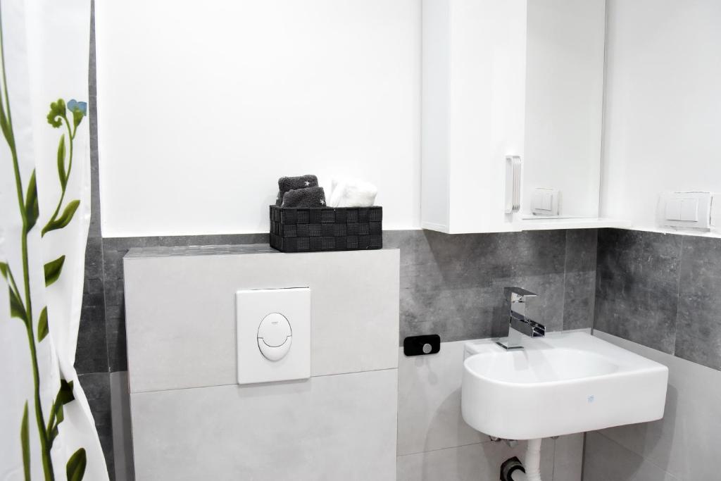 Lana & Ena Apartments - 6