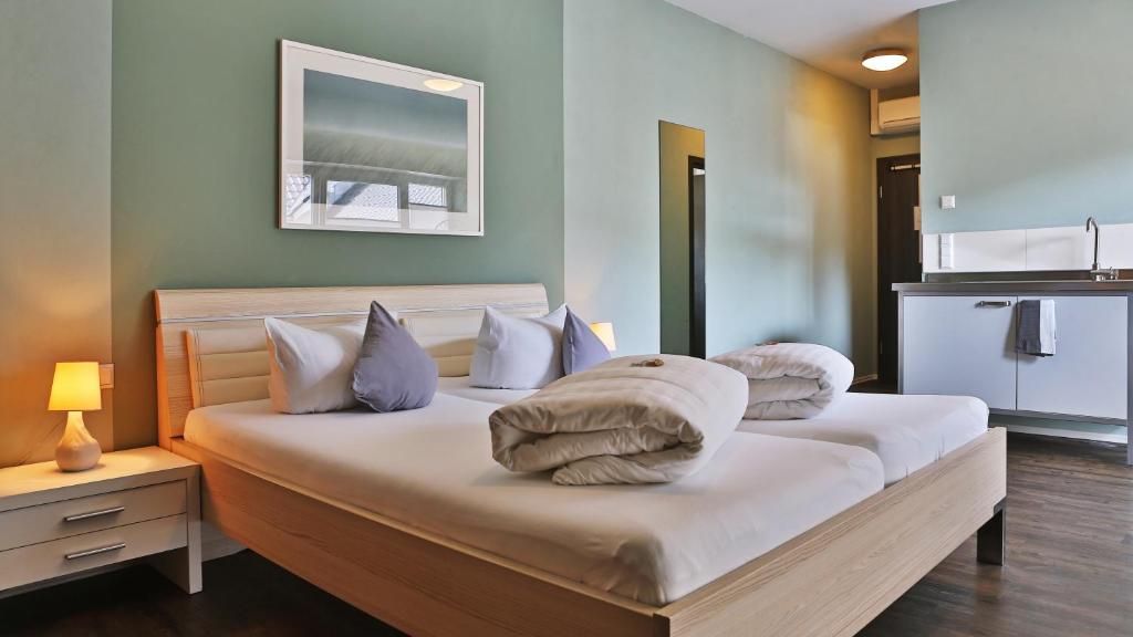 Burgers Hotel - Deluxe Double Room