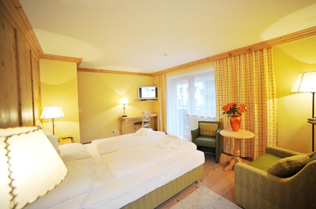 Katil atau katil-katil dalam bilik di Thermal-Badhotel Kirchler