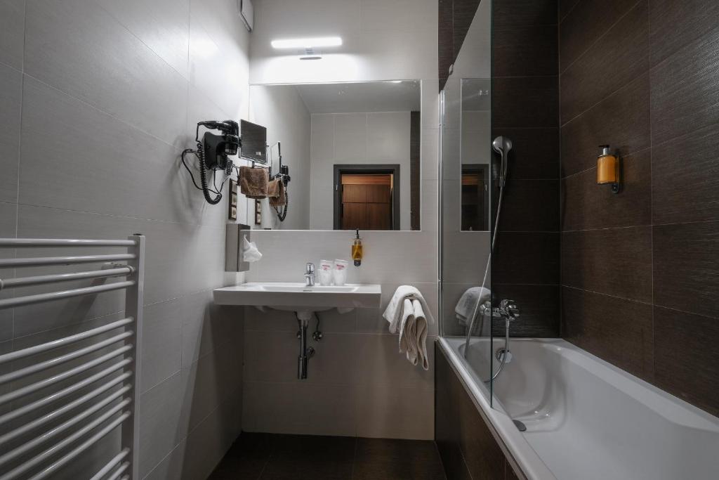PREMIUM Business Hotel Bratislava - Resim 19