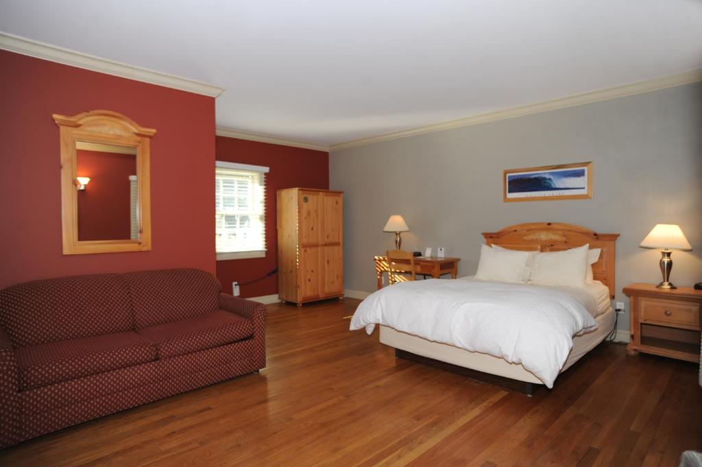Postel nebo postele na pokoji v ubytování Southampton Long Island Hotel