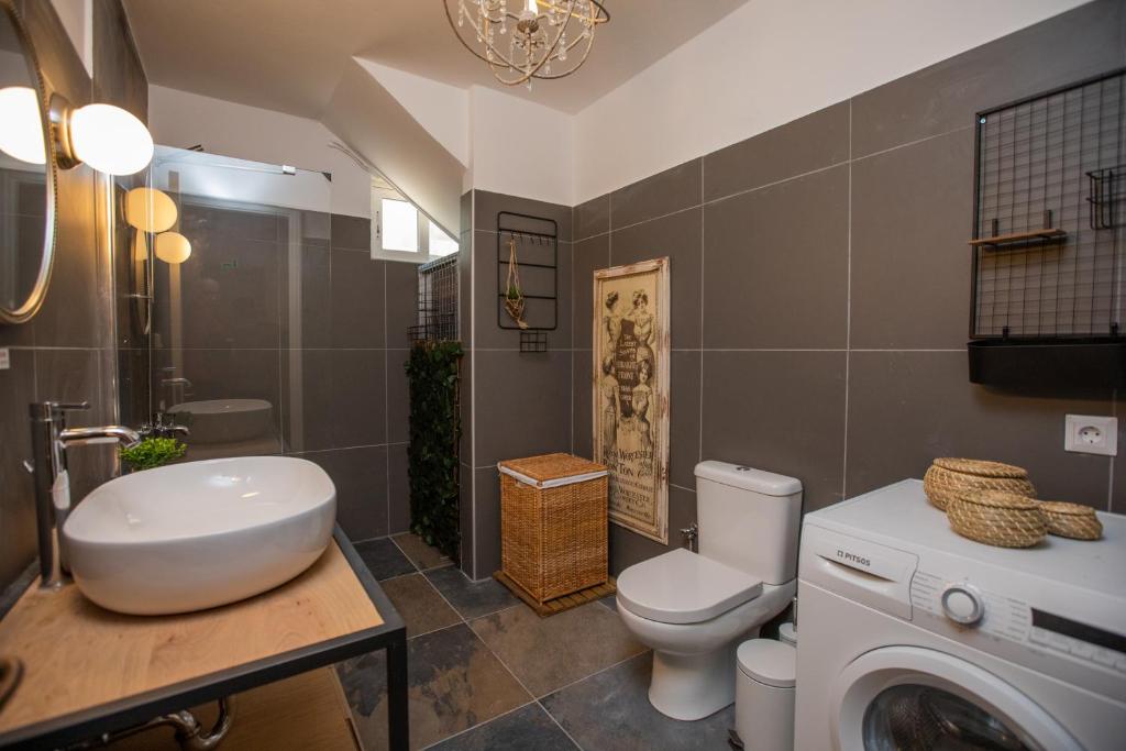 A bathroom at Villa Serenity
