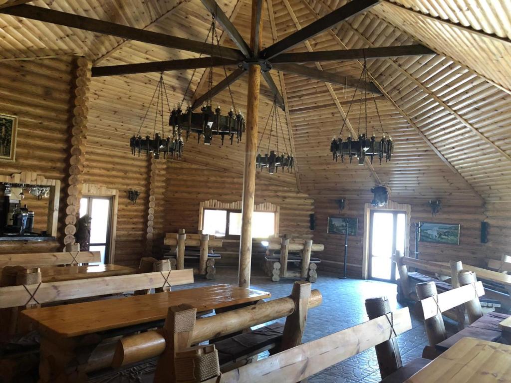 Restaurace v ubytování AKVALIS комплекс для отдыха