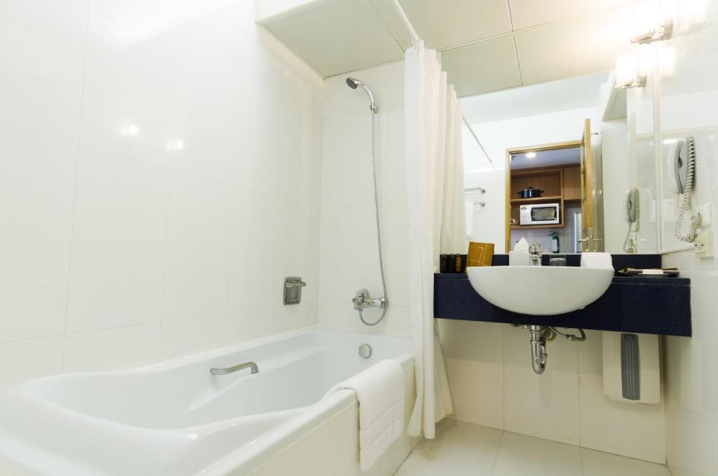 AT EASE saladaeng by AETAS - Resim 10