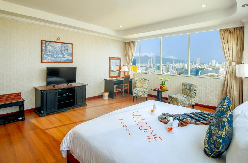 Muong Thanh Luxury Song Han Hotel - Premier Deluxe King Room With City View-高地板