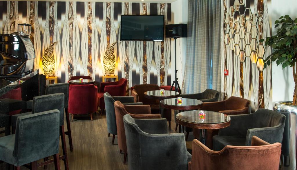 The Park City Grand Plaza Kensington Hotel - Resim 26