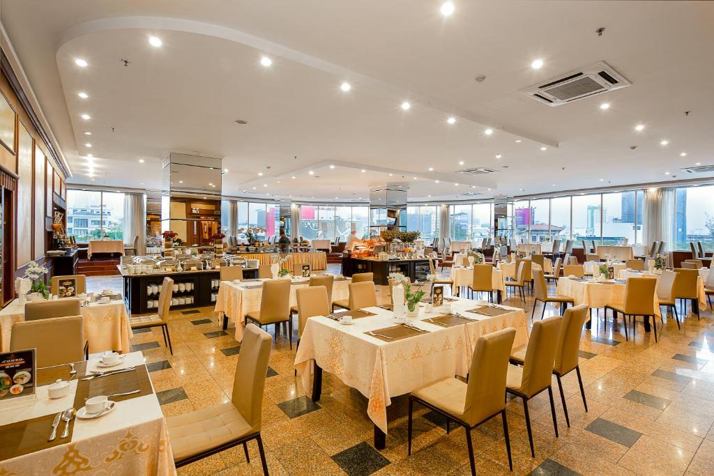 Restaurace v ubytování Muong Thanh Luxury Song Han Hotel
