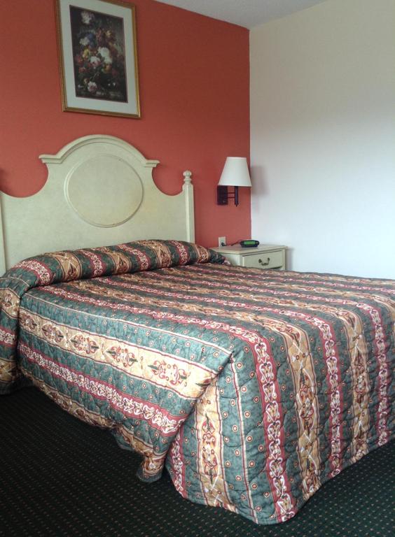 New Orleans Inn - Queen Room
