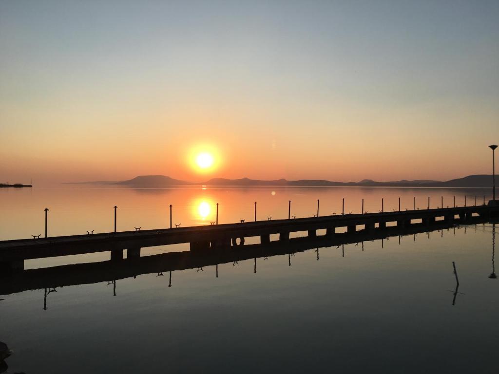 Zdjęcie z galerii obiektu Lelle Apartment w mieście Balatonlelle