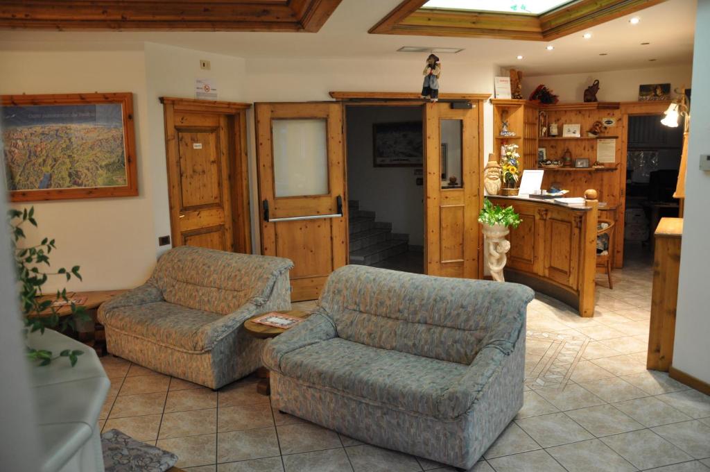 Posezení v ubytování Albergo Dolomiti