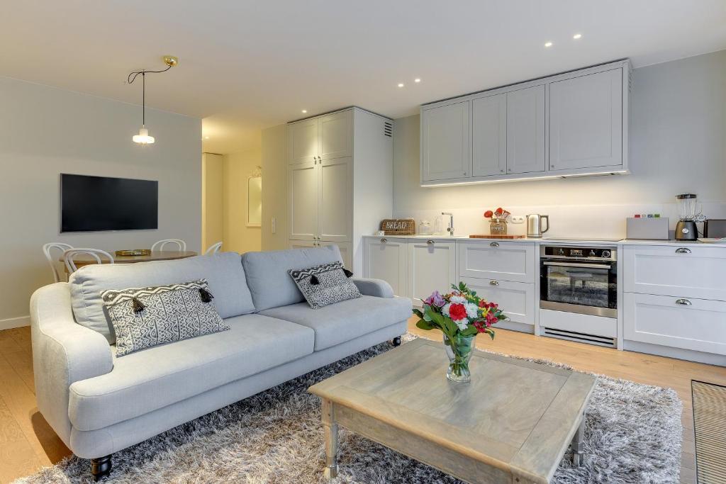 Kuchyňa alebo kuchynka v ubytovaní GRANO FLATS Gdańsk - Chmielna 73