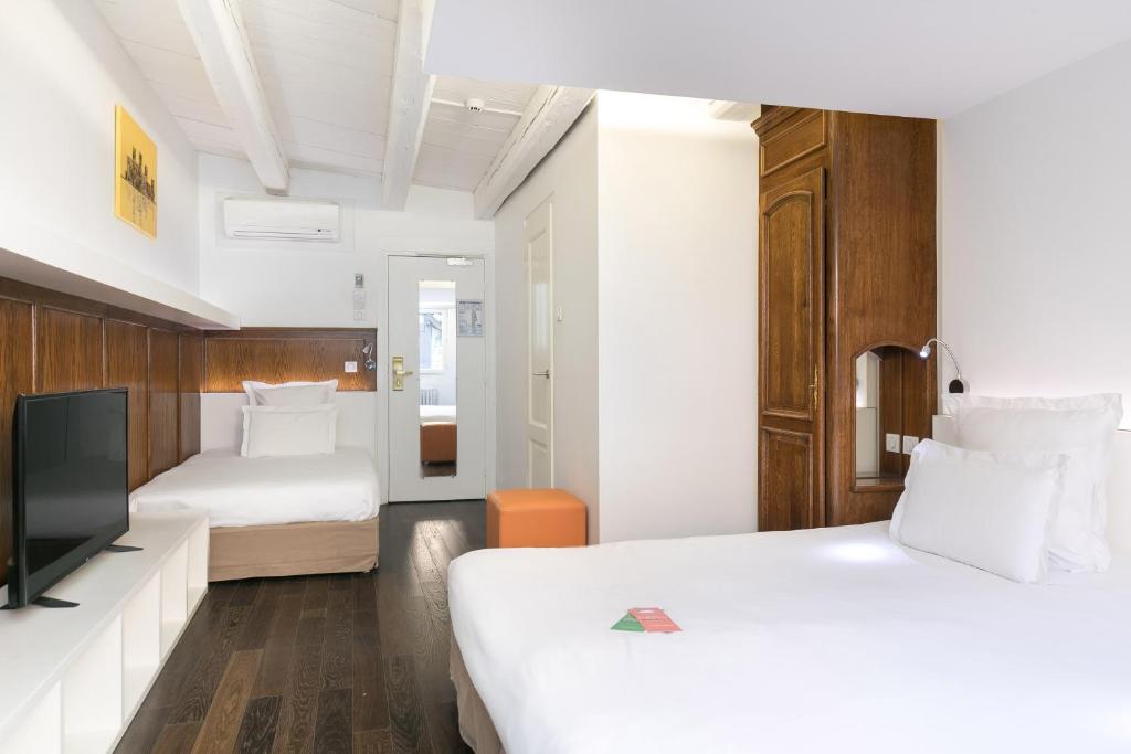 
Superior Triple Room
