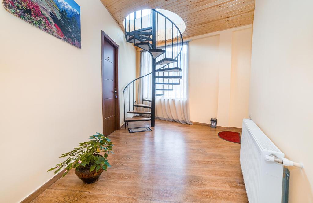 Fotografie z fotogalerie ubytování hotel Gallery v destinaci Mestia