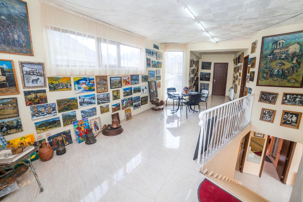 Fotografie z fotogalerie ubytování hotel Gallery v destinaci Mestia