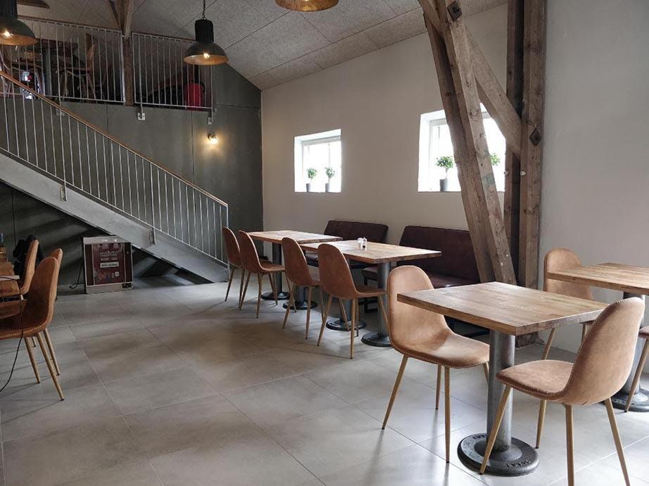 Posezení v ubytování B & B Gødstrup - cafe og restaurant Den Gamle Stald