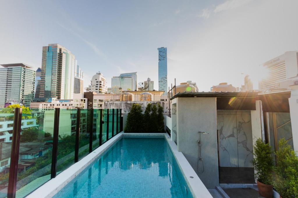 Artino Hotel Silom - Resim 9