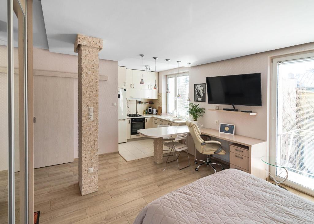 Royal Garden Apartment - Apartamento De Estudio