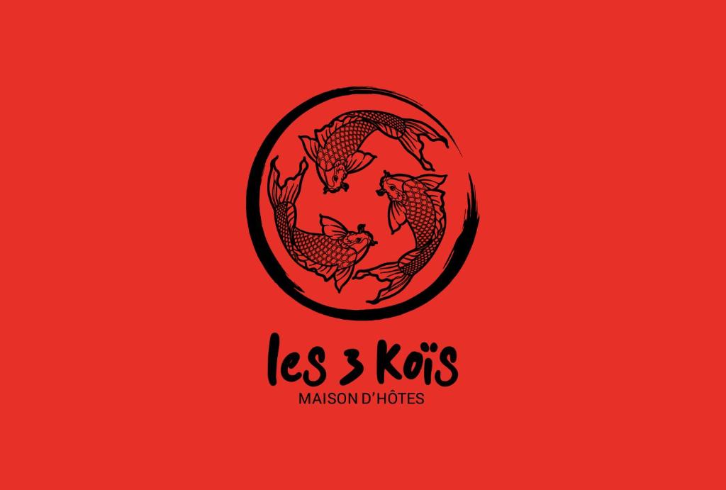 un logo per un ristorante con due pesci koi in cerchio di Les 3 Koïs a Riec-sur-Bélon