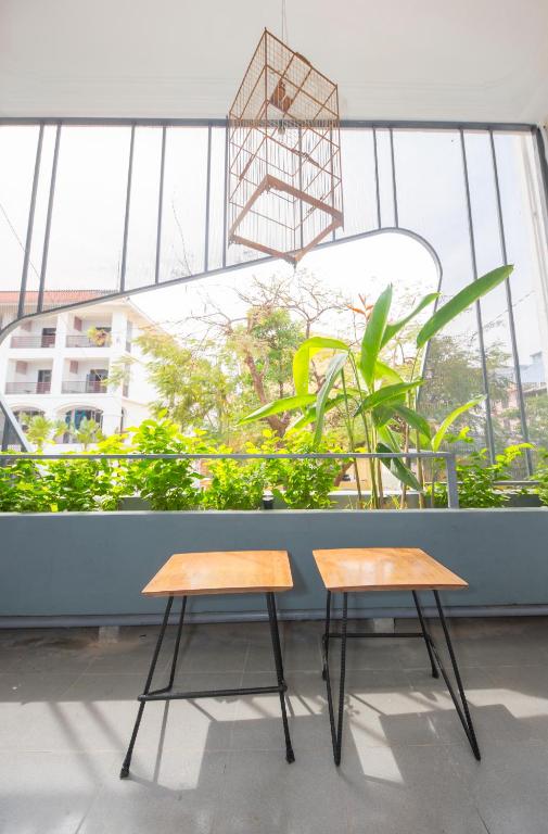 Purple Hue Central Hub - 17