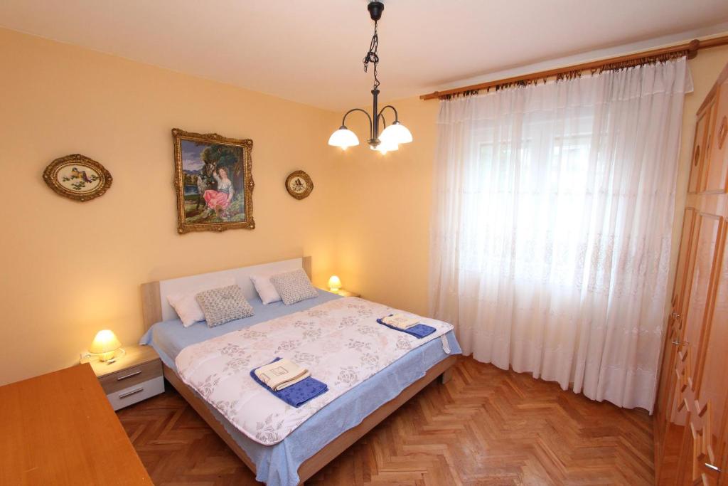 Apartment Oto - Three-Bedroom Apartment